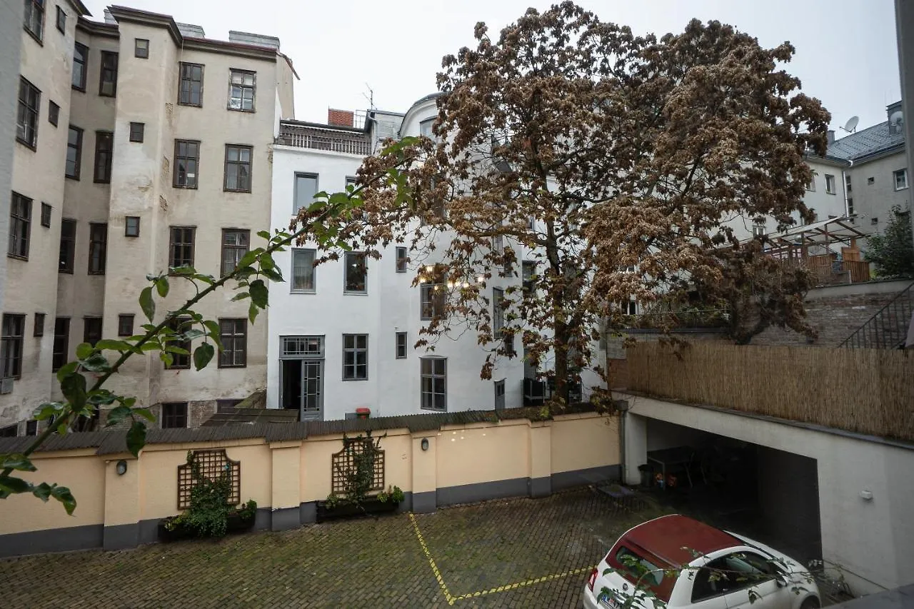 Classy And Elegant Apartments In A Calm Area Wiedeń